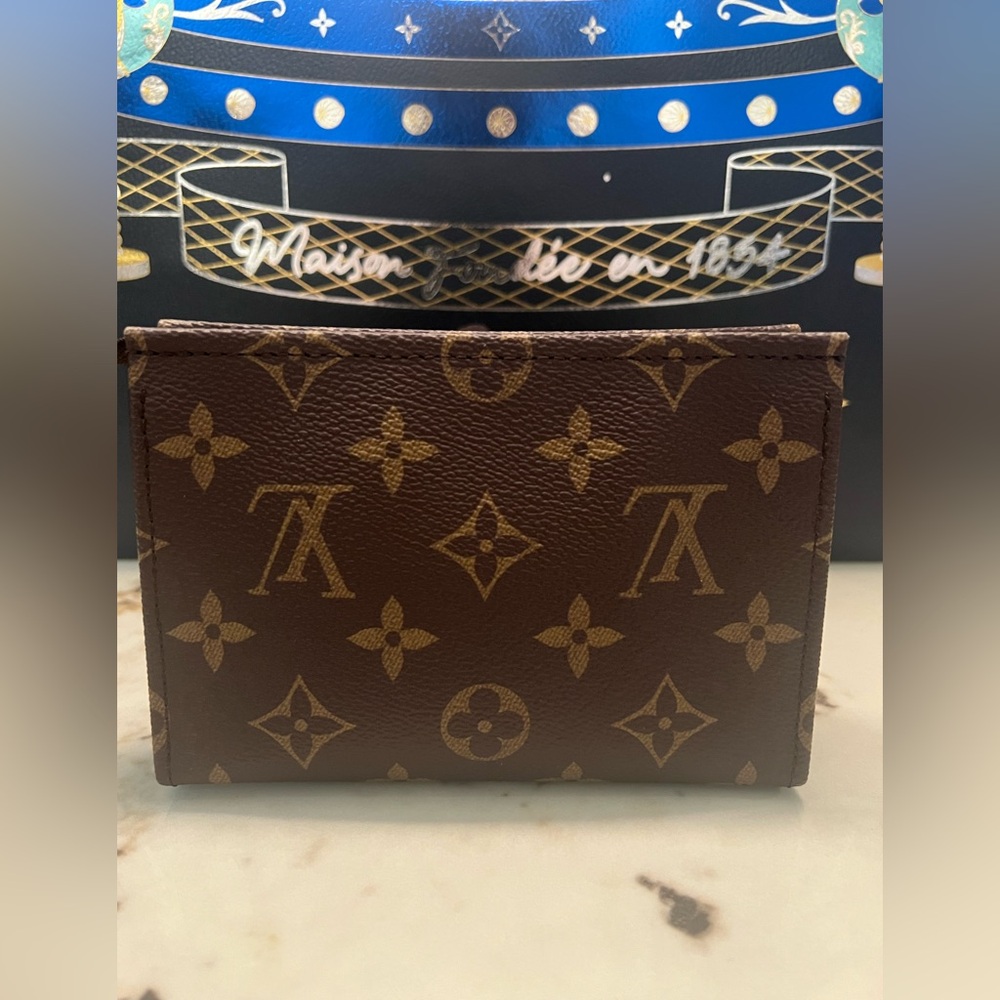 📣SOLD📣 NEW 2025 LOUIS VUITTON x TAKASHI MURAKAMI SMALL Toiletry Pouch - Picture 3 of 8